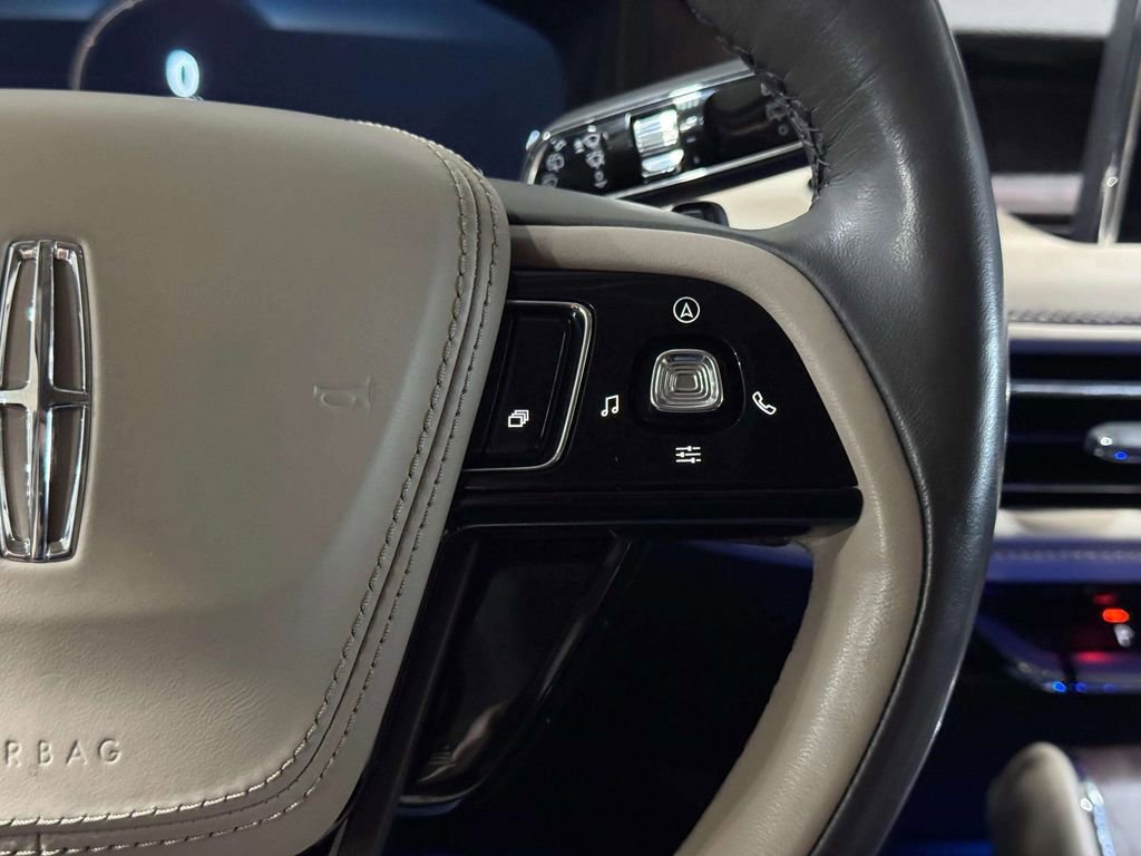 Used 2023 Lincoln Aviator Reserve w/ Equipment Group 201A image 11