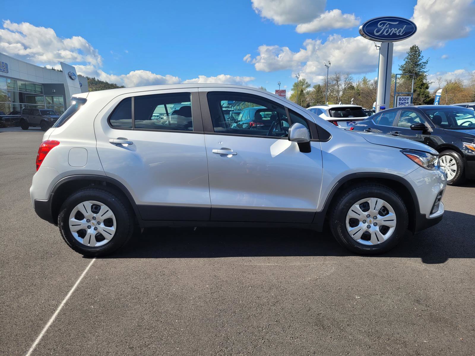 Used 2017 Chevrolet Trax LS image 4