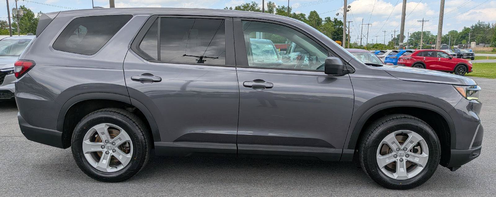 Certified 2023 Honda Pilot LX image 6