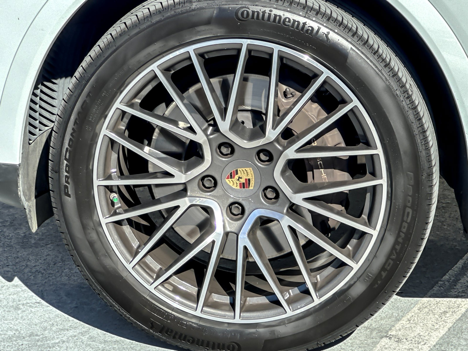 Certified 2023 Porsche Cayenne AWD/4WD image 33
