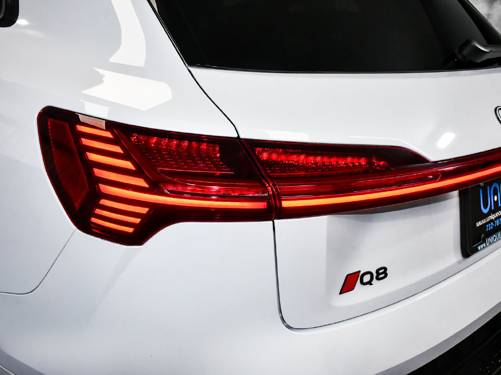 Used 2024 Audi Q8 e-tron Premium AWD/4WD image 77