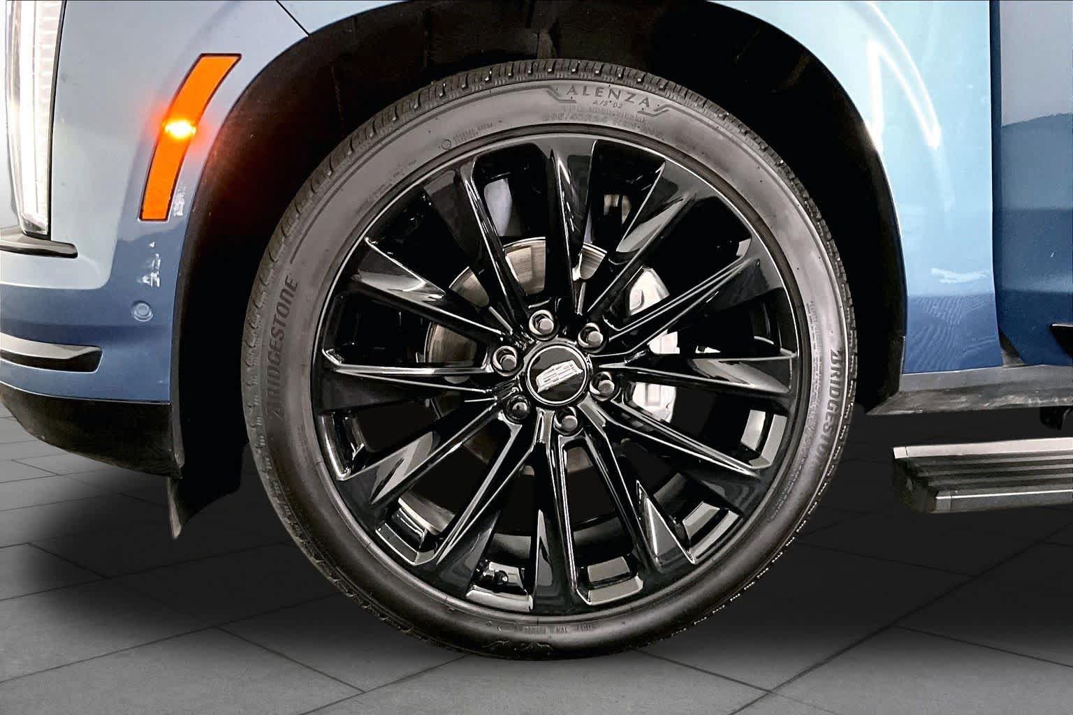 Used 2026 Cadillac Escalade Platinum Sport w/ LPO, ONYX Package AWD/4WD image 11