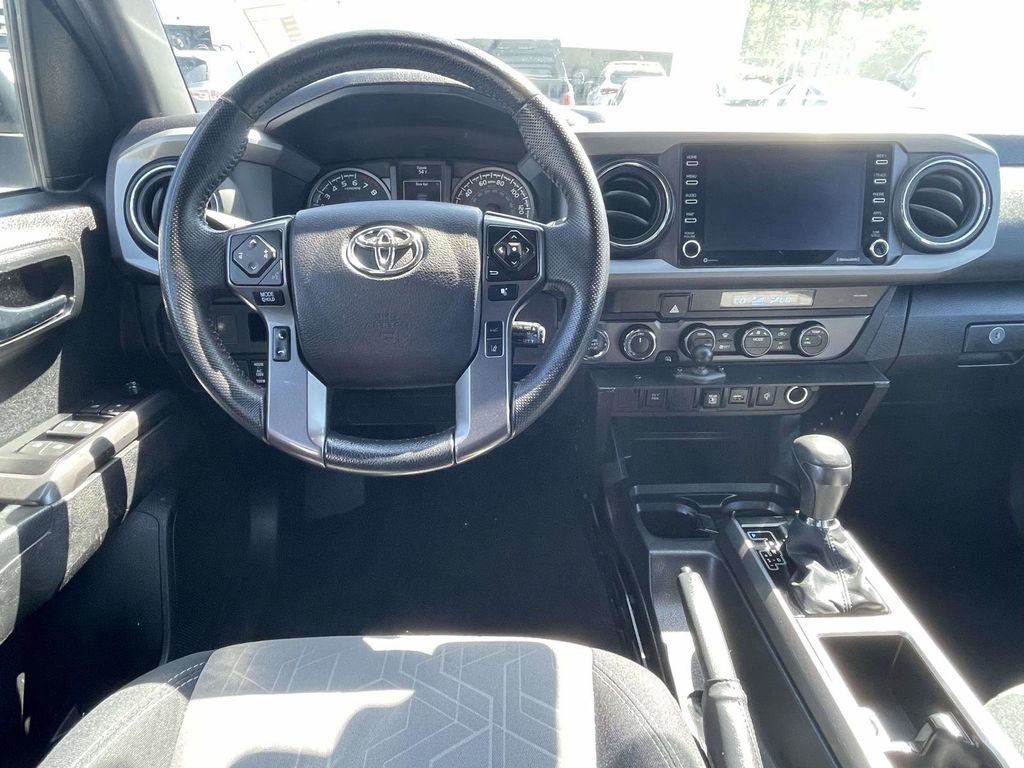 Used 2022 Toyota Tacoma TRD Off-Road AWD/4WD image 17