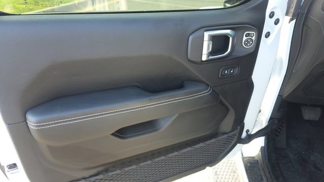 Used 2019 Jeep Wrangler Unlimited Sahara AWD/4WD image 10