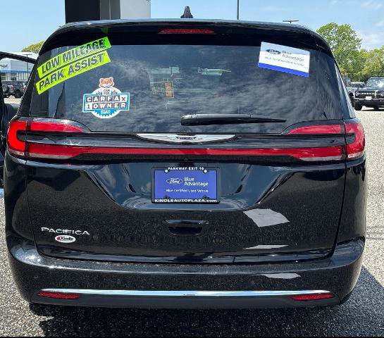 Used 2025 Chrysler Pacifica Select FWD image 24