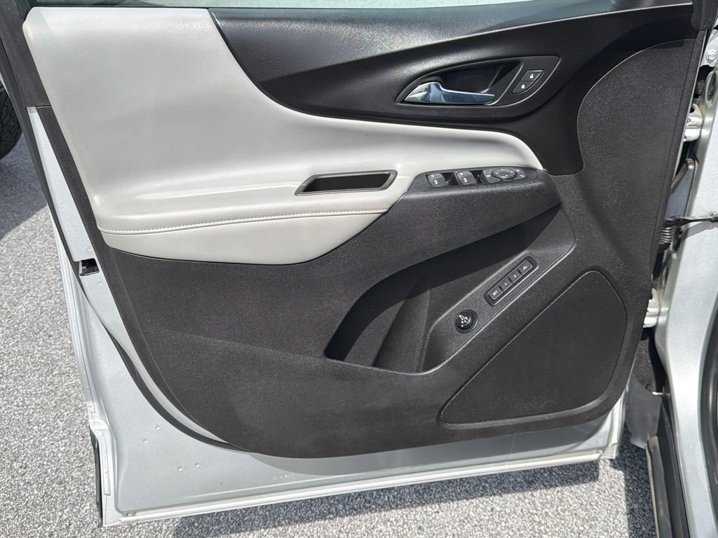 Used 2018 Chevrolet Equinox Premier image 10