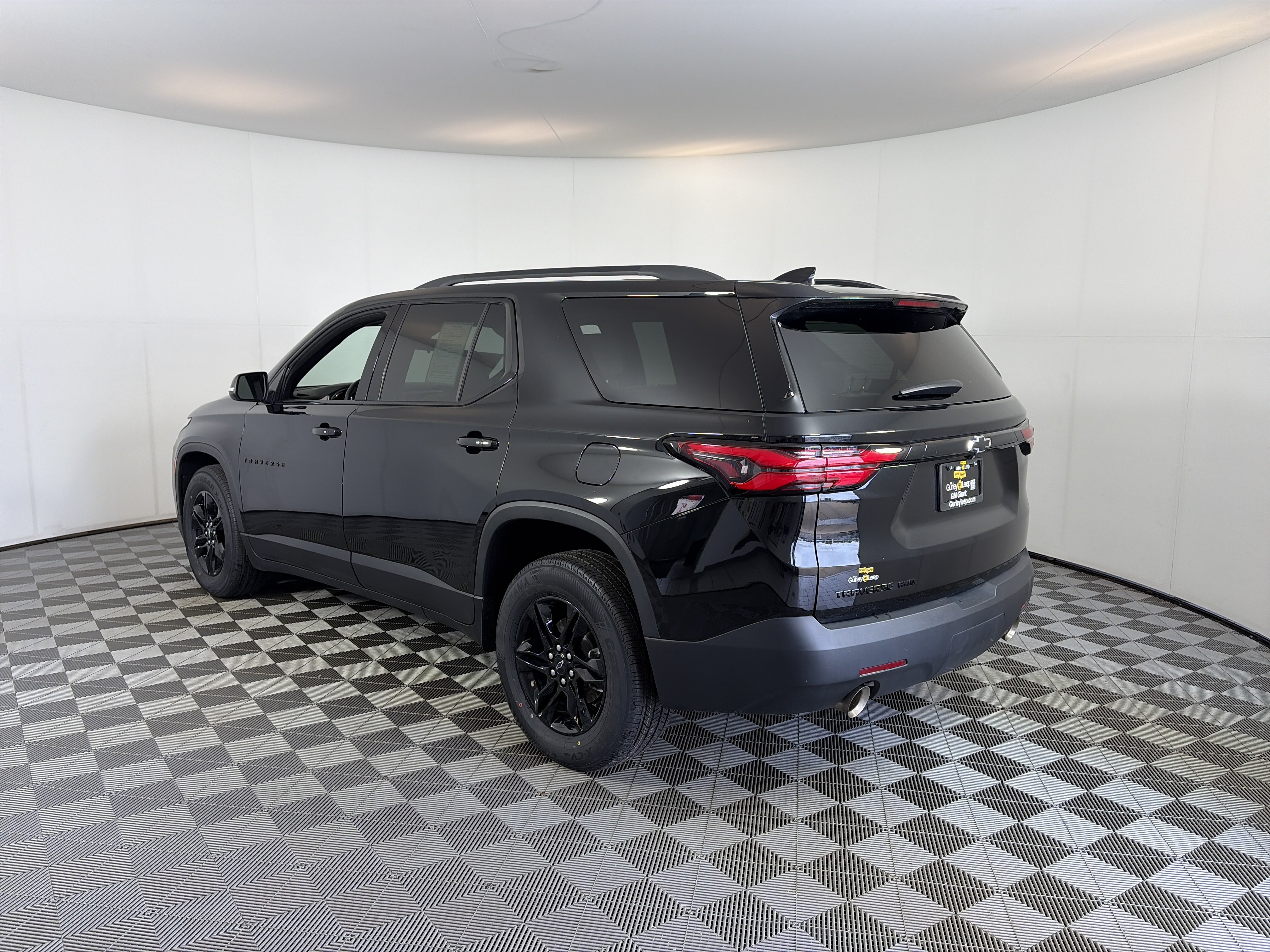 Certified 2023 Chevrolet Traverse LS w/ Midnight/Sport Edition AWD/4WD image 9