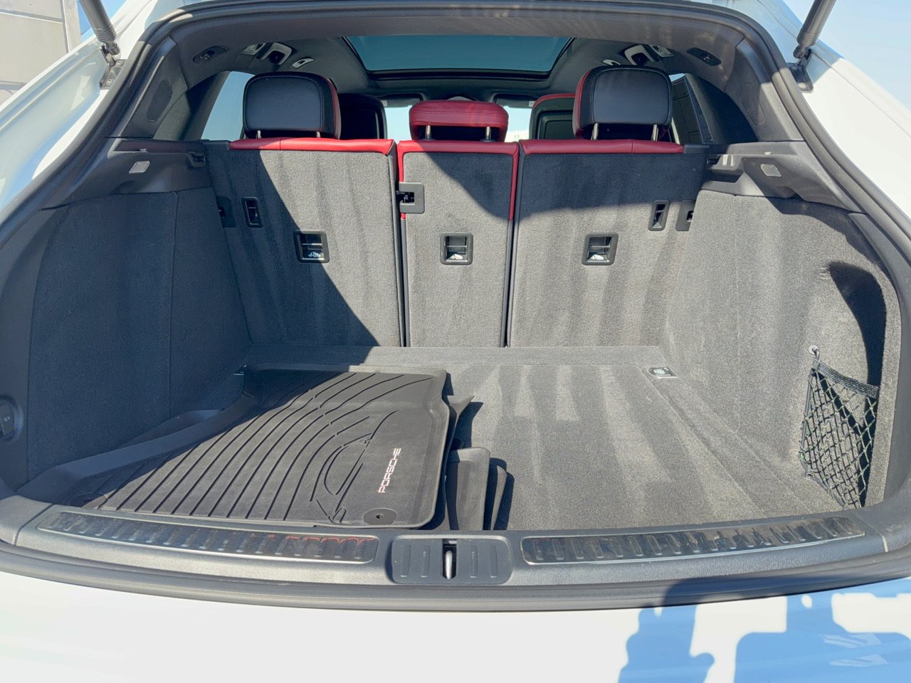 Certified 2023 Porsche Macan AWD/4WD image 28