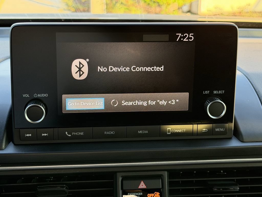 Used 2025 Honda Pilot Sport image 21