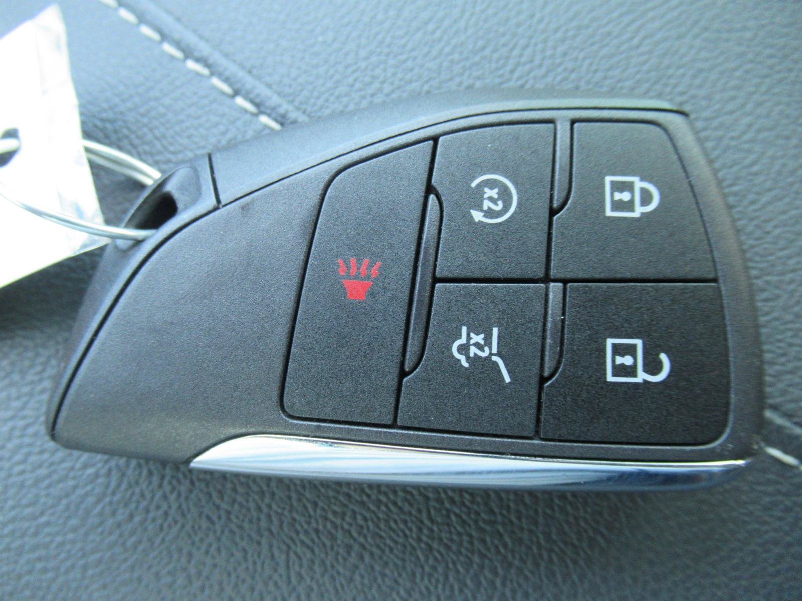 Used 2024 Chevrolet Traverse LT w/ Enhanced Driving Package FWD image 32