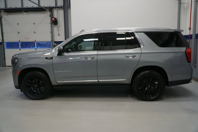 Used 2023 GMC Yukon Denali w/ Advanced Technology Package image 2