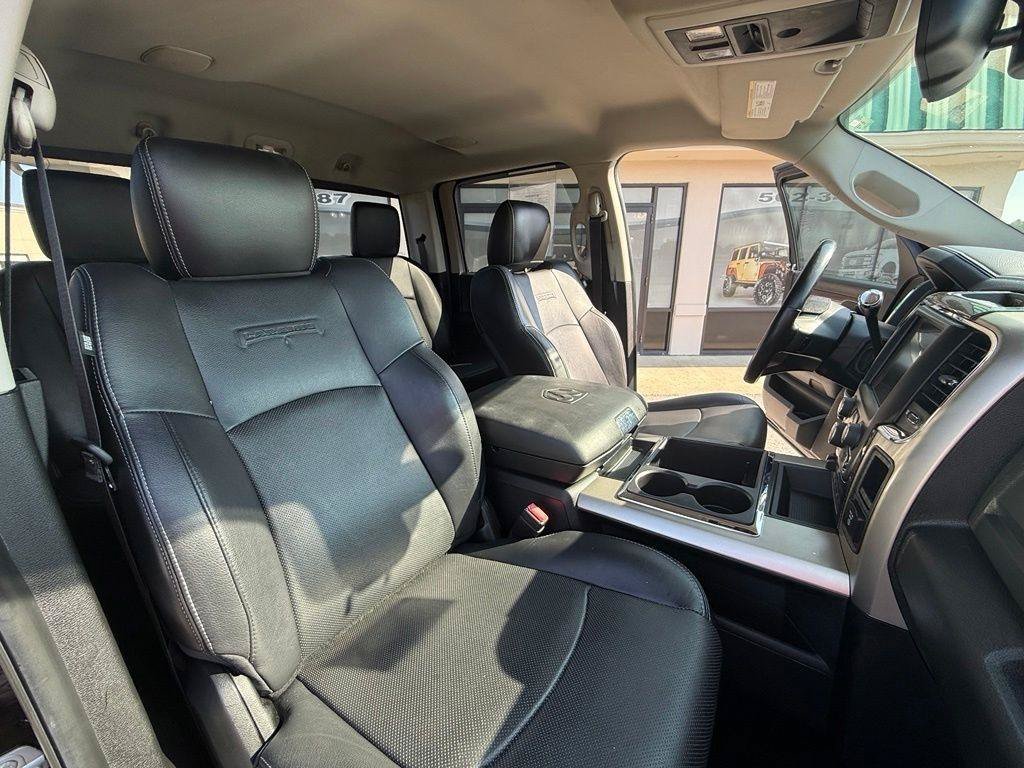 Used 2014 RAM 2500 Laramie w/ Black Appearance Group AWD/4WD image 12