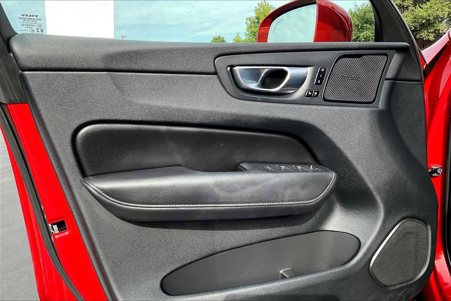 Used 2023 Volvo XC60 B5 Plus w/ Climate Package image 26