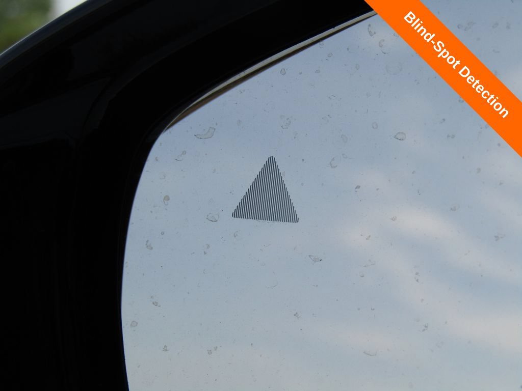 New 2027 Chrysler Pacifica Select FWD image 8