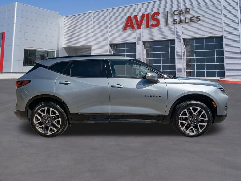 Used 2025 Chevrolet Blazer RS FWD image 5