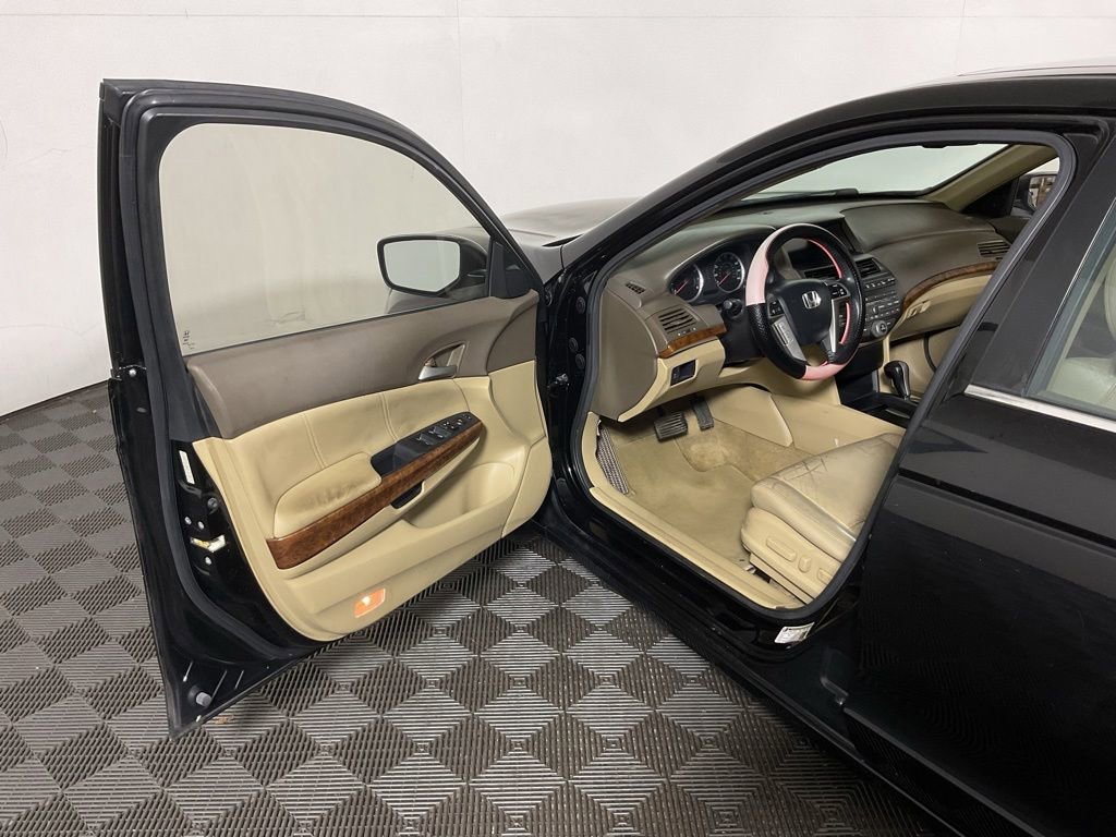 Used 2010 Honda Accord EX-L image 17