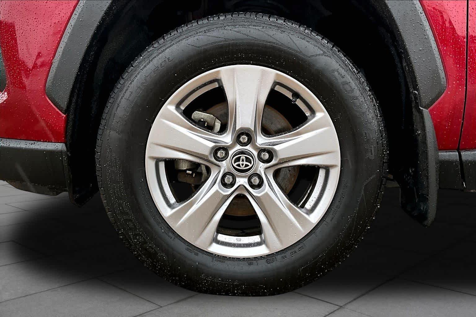 Used 2023 Toyota RAV4 XLE w/ Convenience Package FWD image 11