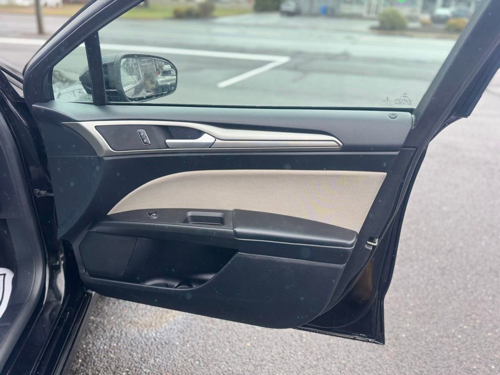Used 2018 Ford Fusion S FWD image 32