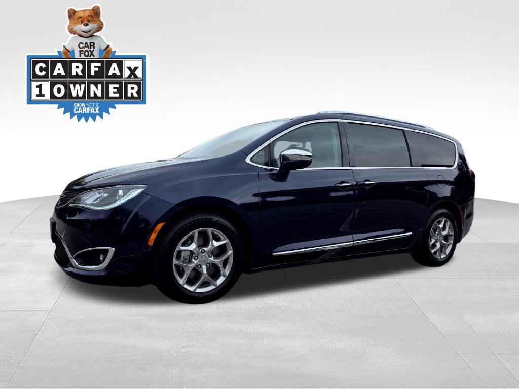 Used 2017 Chrysler Pacifica Limited FWD image 2
