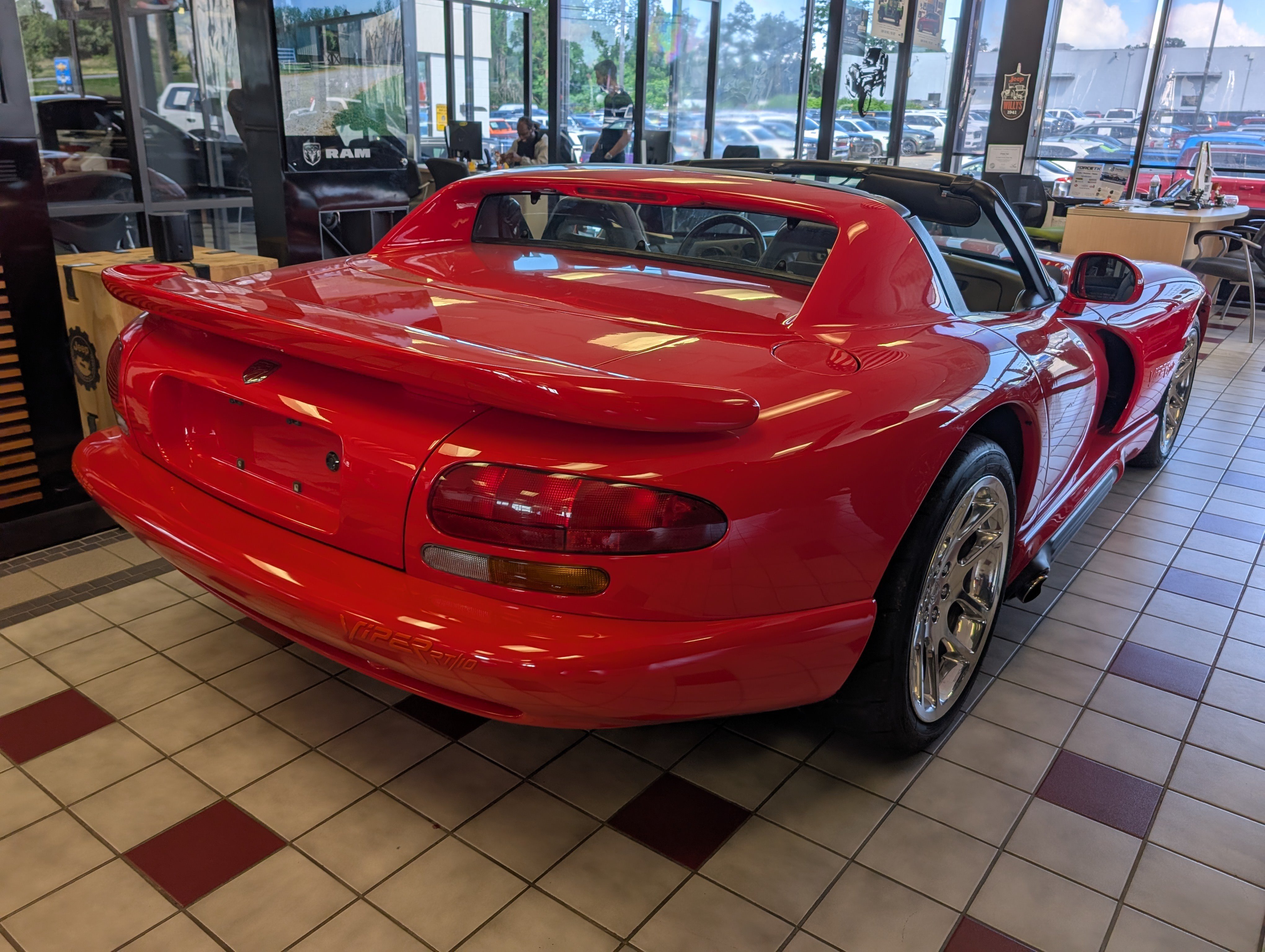 Used 1994 Dodge Viper RT/10 RWD image 4