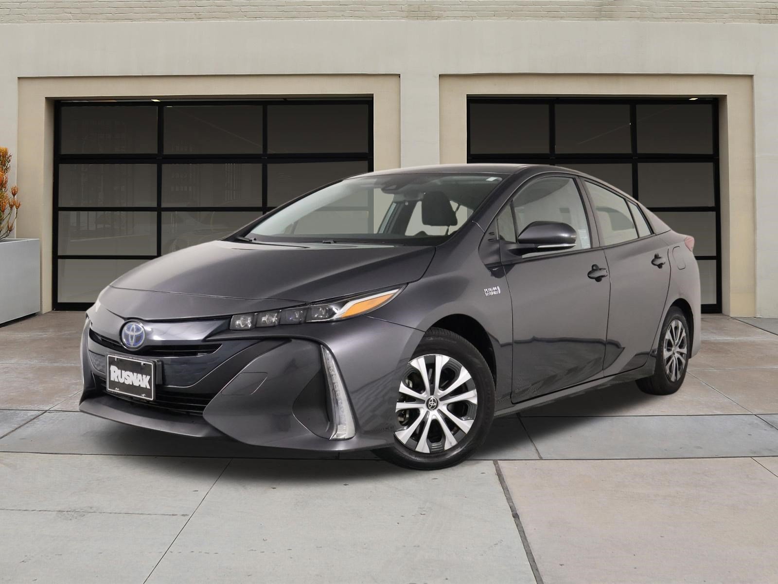 Used 2021 Toyota Prius Prime LE w/ Carpet Mat Package (TMS) FWD image 3