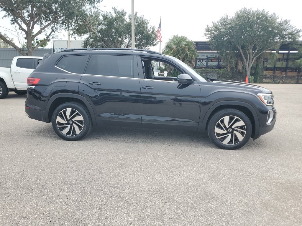 Certified 2024 Volkswagen Atlas SE FWD image 4