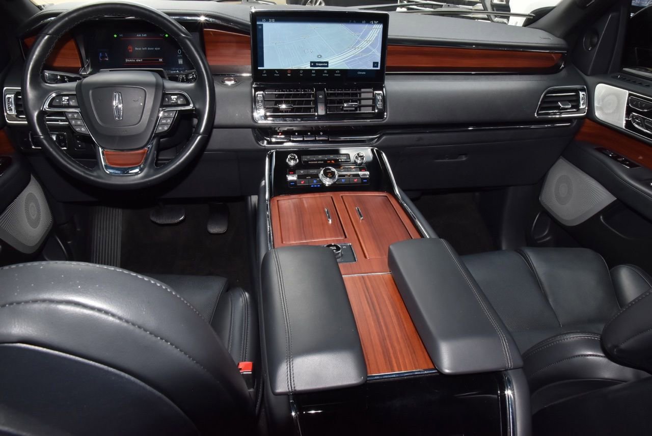 Certified 2024 Lincoln Navigator Reserve AWD/4WD image 17