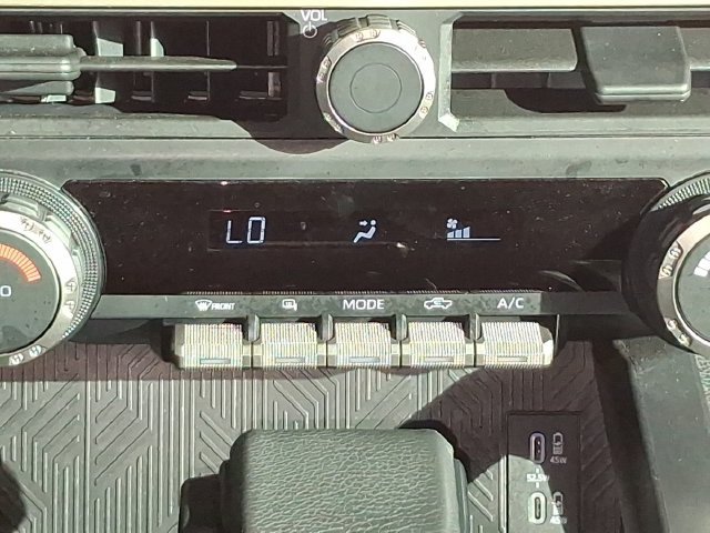 Used 2025 Toyota Tacoma TRD Sport RWD image 5