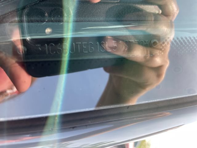 Used 2025 Jeep Gladiator Mojave AWD/4WD image 35