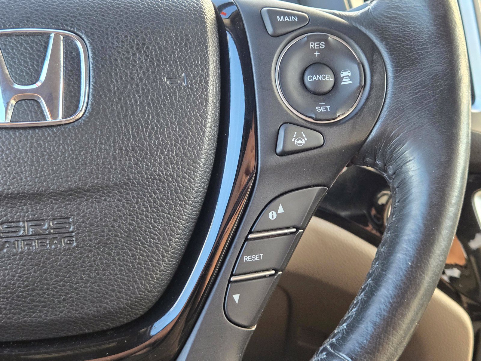 Used 2018 Honda Pilot Touring image 27