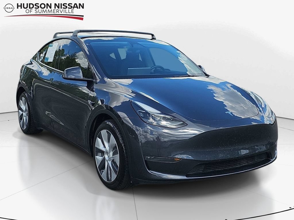 Used 2024 Tesla Model Y Long Range AWD/4WD image 1