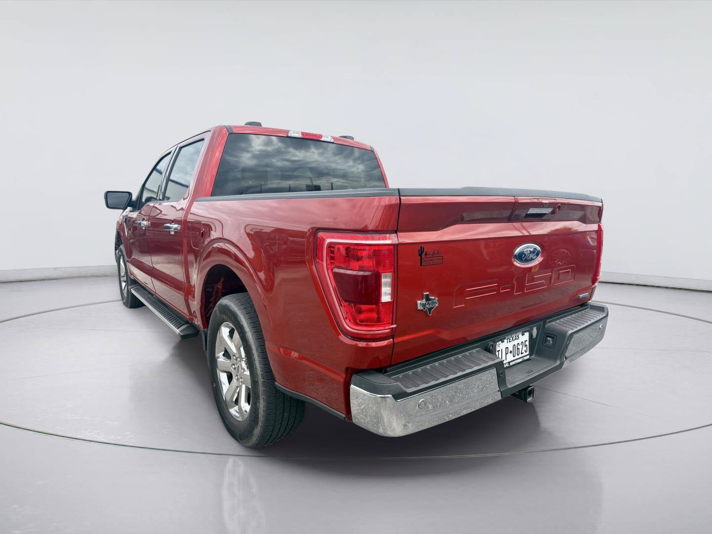 Used 2023 Ford F150 XLT w/ Equipment Group 302A High RWD image 4