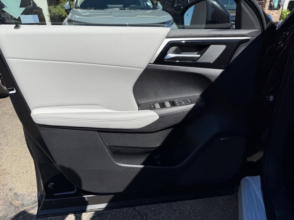 New 2026 Mitsubishi Outlander FWD image 34