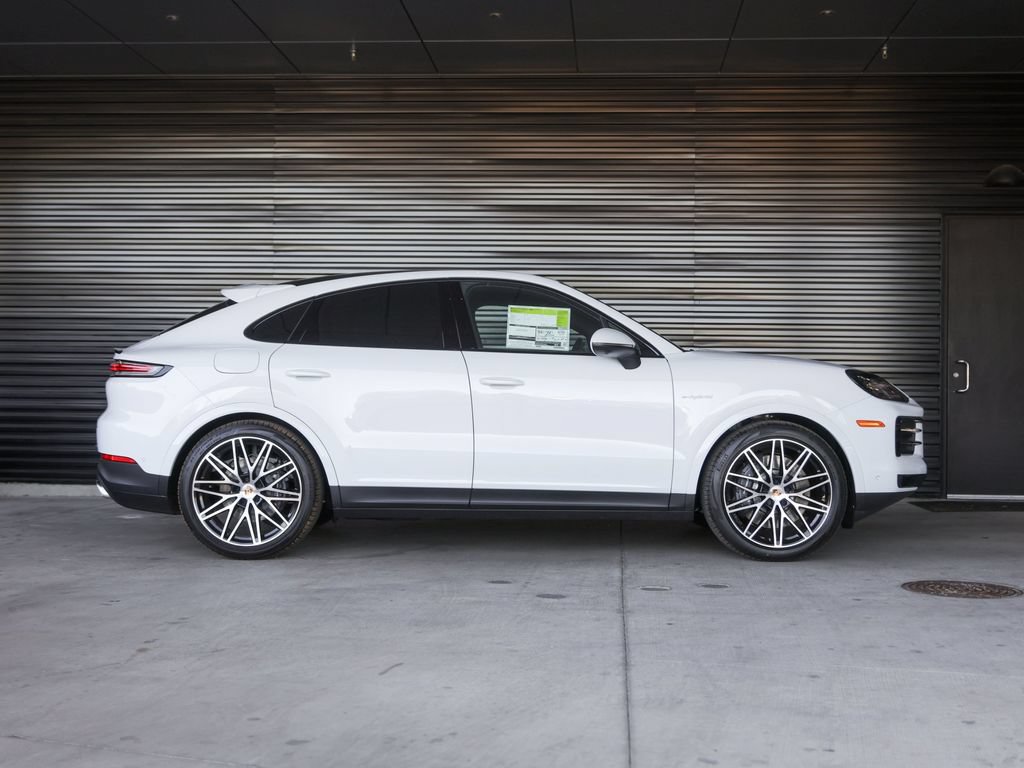 New 2026 Porsche Cayenne E-Hybrid Coupe AWD/4WD image 8