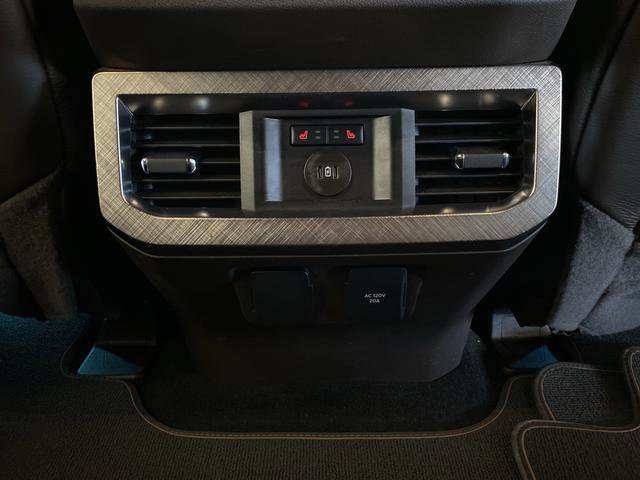 Used 2024 Ford F350 King Ranch w/ Chrome Package image 36