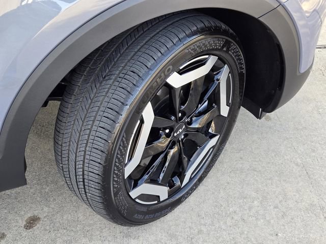 Certified 2025 Kia Telluride S image 6