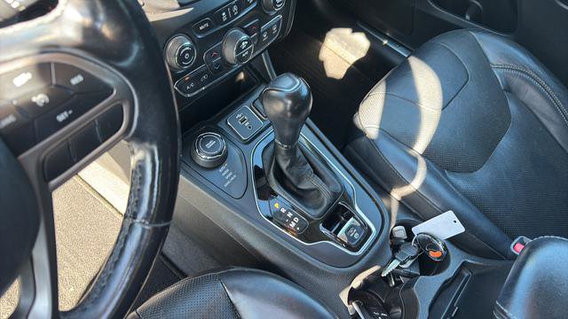 Used 2020 Jeep Cherokee Limited AWD/4WD image 25