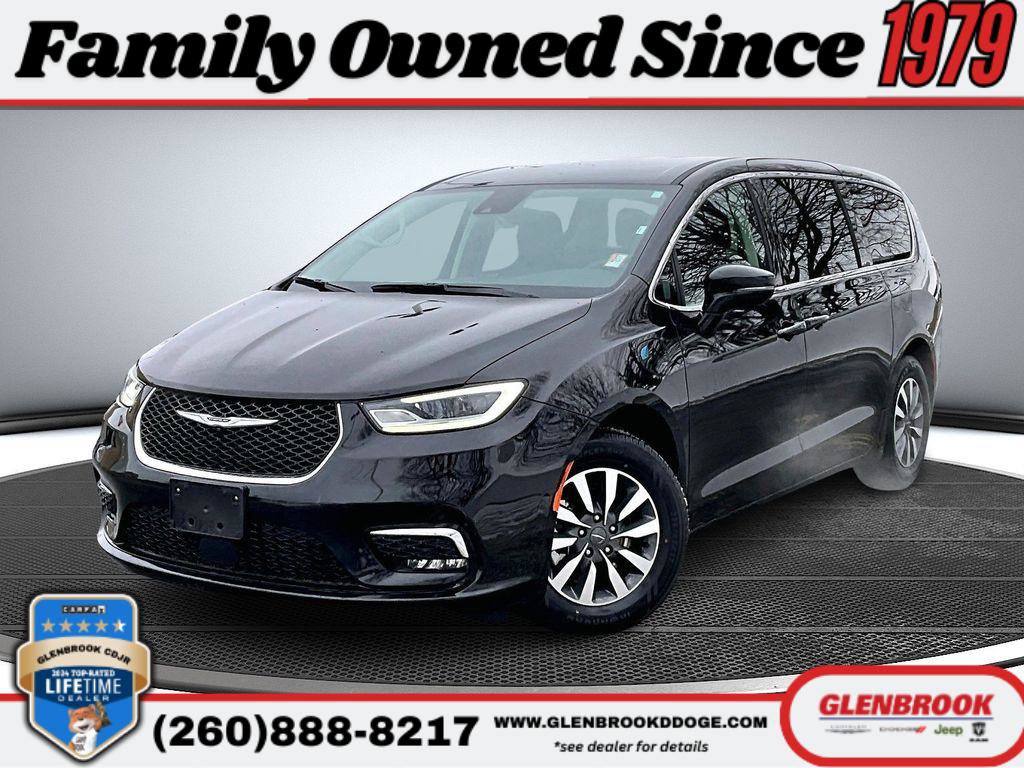 Certified 2024 Chrysler Pacifica Select image 1