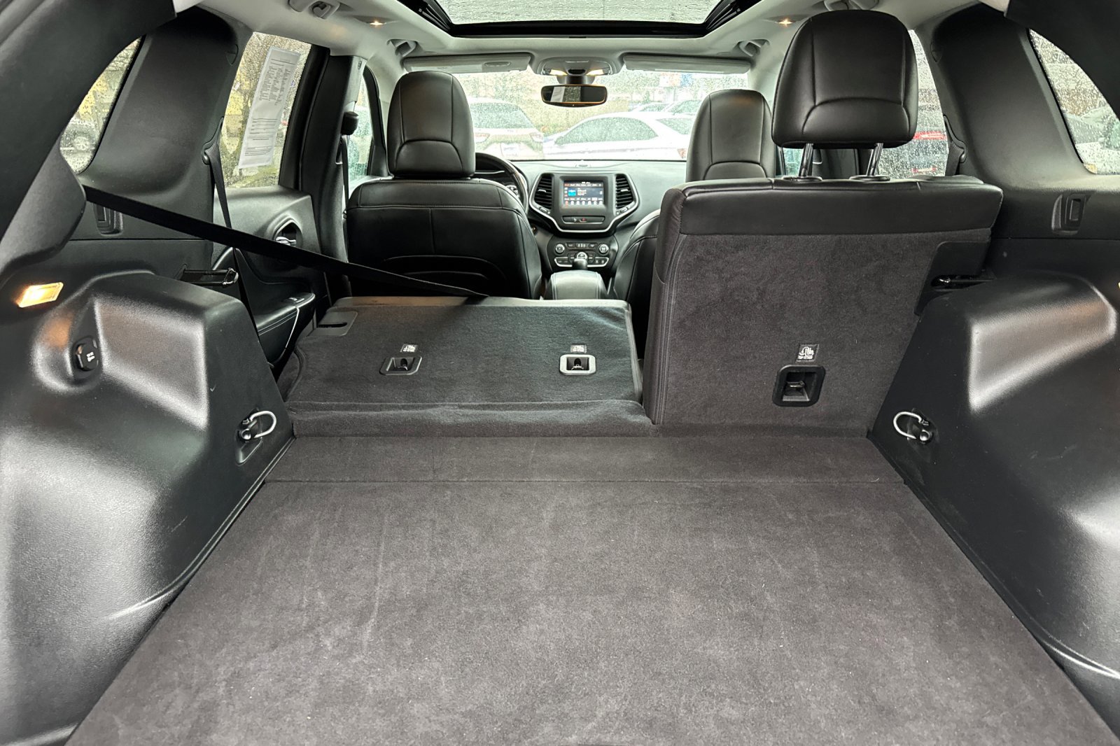 Used 2020 Jeep Cherokee Latitude Plus w/ Comfort/Convenience Group image 15