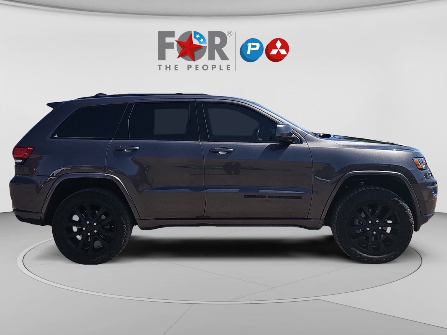 Used 2019 Jeep Grand Cherokee Altitude AWD/4WD image 6