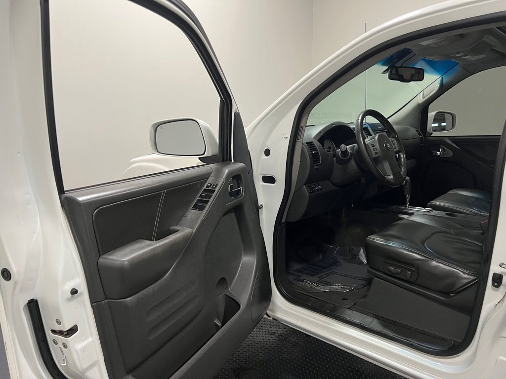 Used 2017 Nissan Frontier PRO-4X w/ Pro-4x Luxury Package image 11