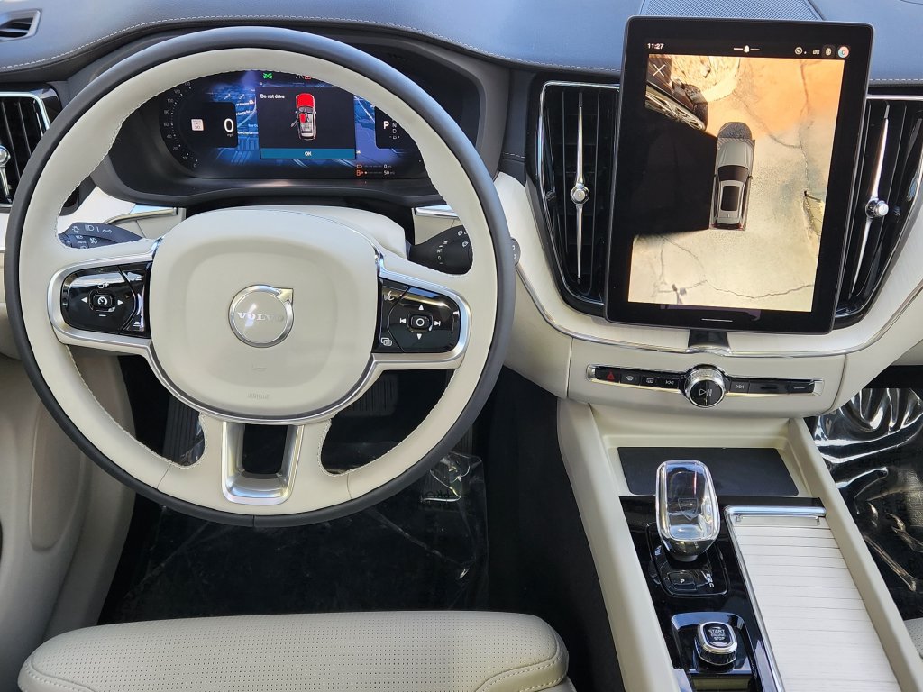 New 2027 Volvo XC60 T8 Ultra AWD/4WD image 3