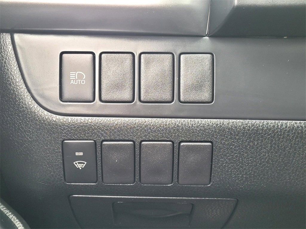 Used 2019 Toyota Highlander LE image 25