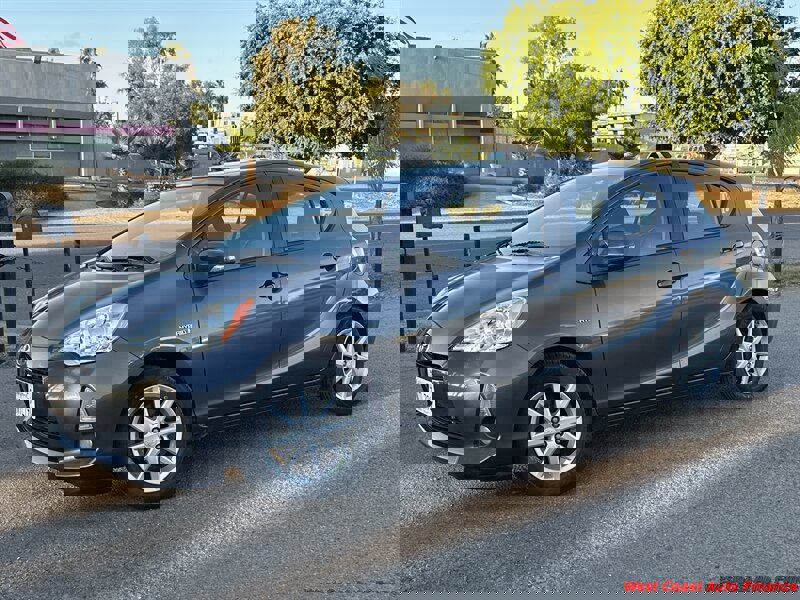 Used 2014 Toyota Prius C Four image 4