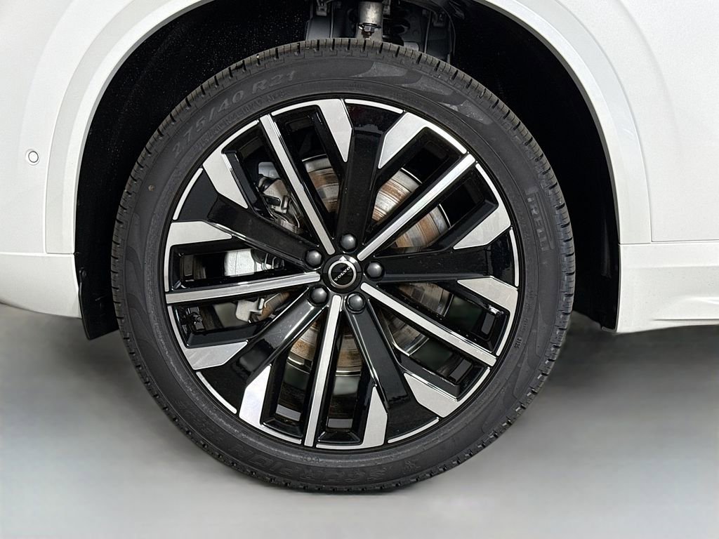 New 2026 Volvo XC90 B6 Plus w/ Protection Package Premier image 31