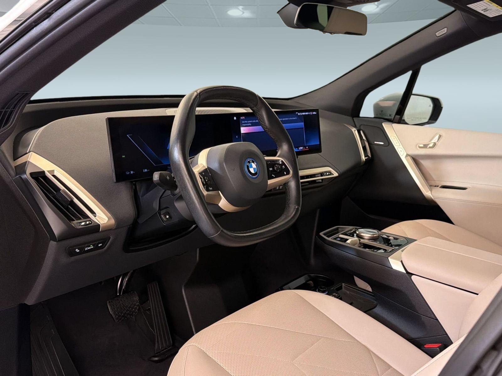 Used 2022 BMW iX xDrive50 w/ Convenience Package AWD/4WD image 4