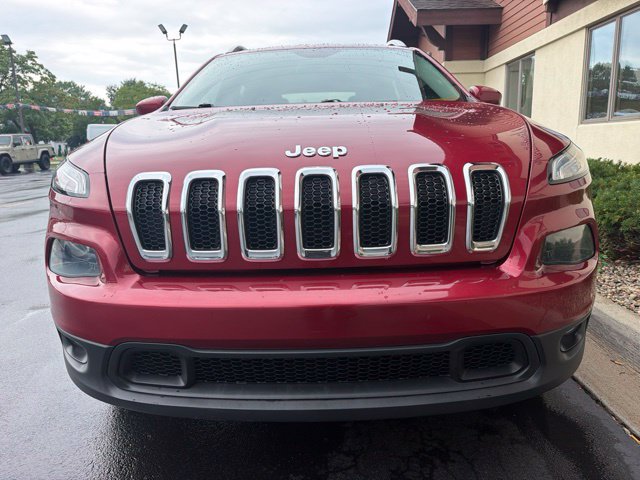 Used 2016 Jeep Cherokee Latitude w/ Cold Weather Group AWD/4WD image 14