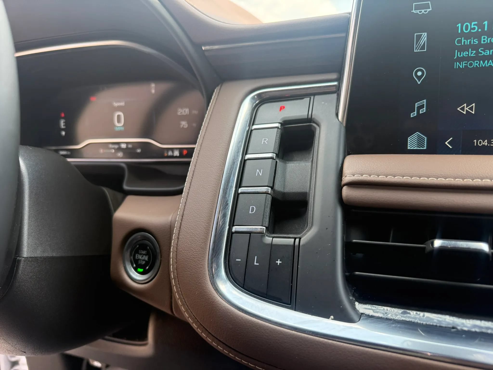 Used 2024 Chevrolet Tahoe High Country AWD/4WD image 23