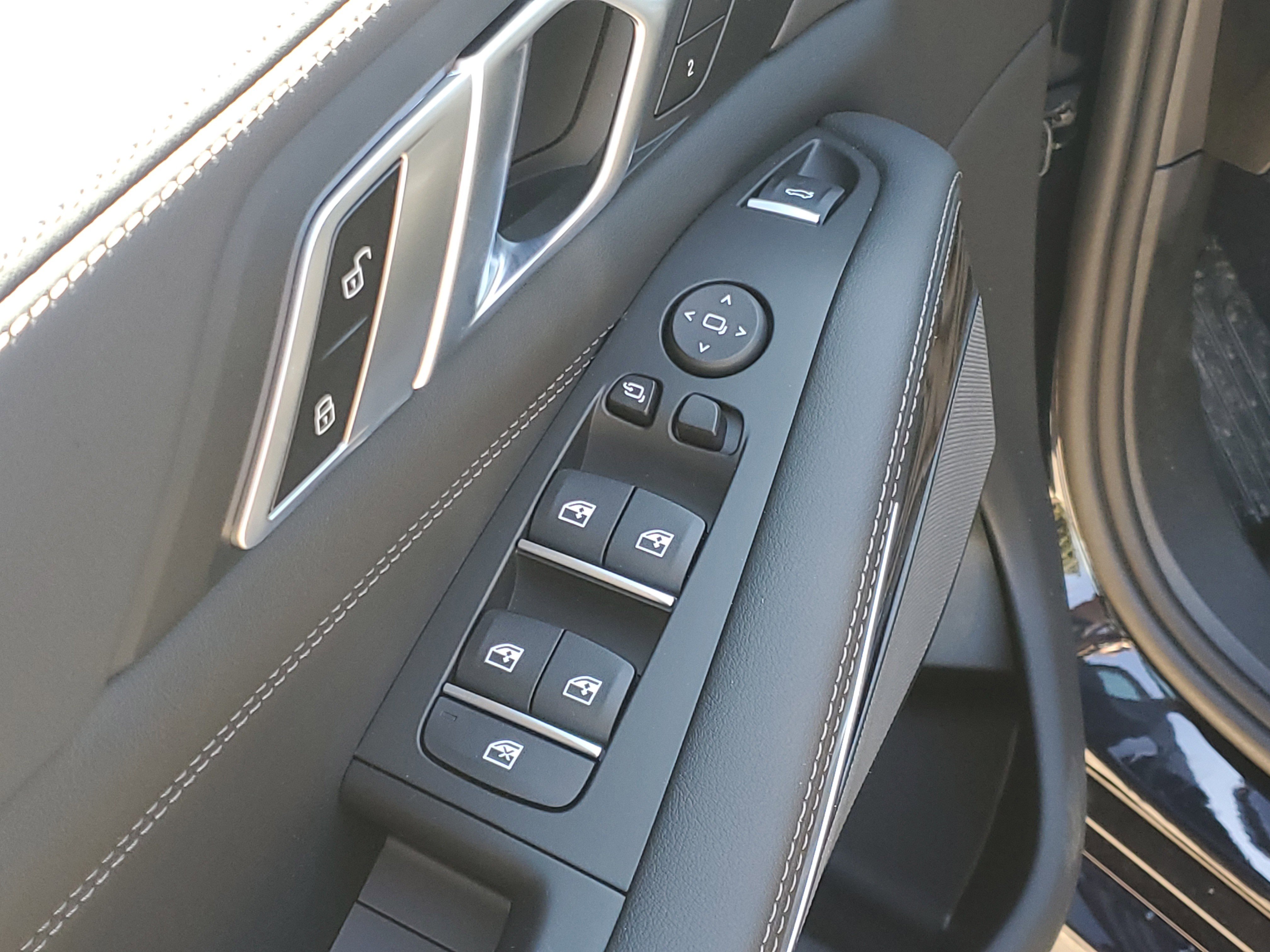 New 2026 BMW X5 xDrive40i w/ M Sport Package AWD/4WD image 6