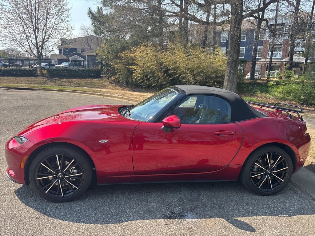 Used 2024 MAZDA MX-5 Miata Grand Touring w/ Weather Package image 2